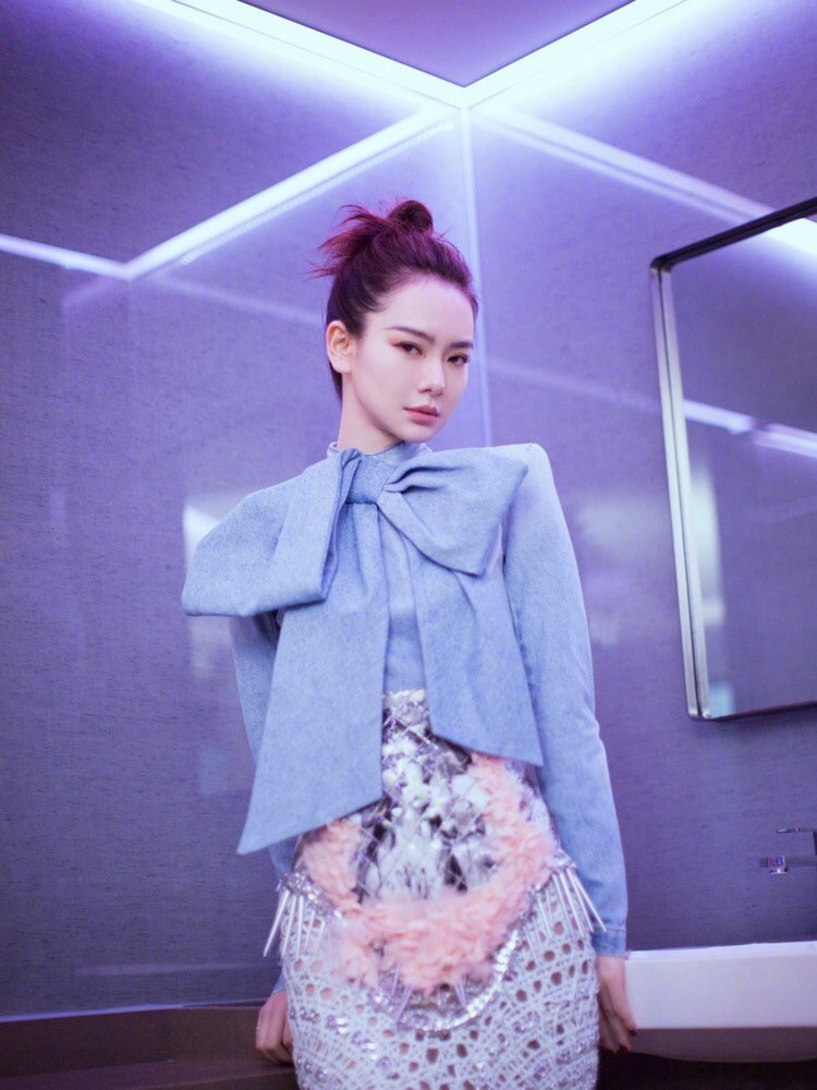 一百零六斤戚薇又上热搜,这次她的双眼皮怎么又变了?