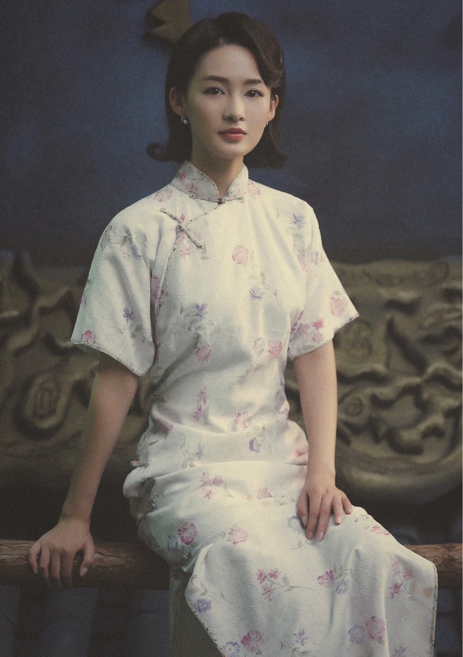 8215在最新一期的遇见天坛里,李沁一身复古旗袍扮演_圈子-新氧