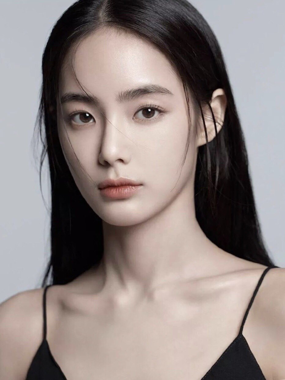 最近洪秀珠的眉型又在微博上火了起来.