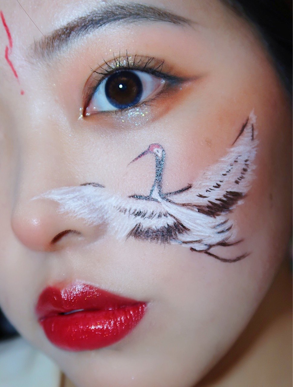 原来在脸上画画这么好看!国风元素仙鹤妆!