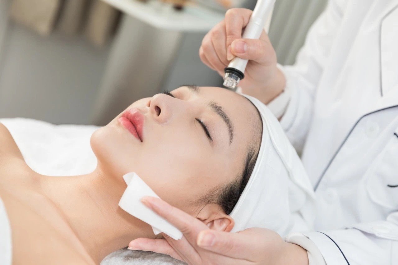 疗也能有非常大的效果,毕竟现在细节也是决定成败的关键了 激光美白