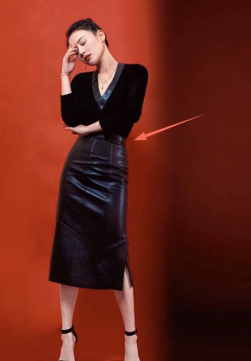 马思纯参加《我就是演员》腹部赘肉上热搜.