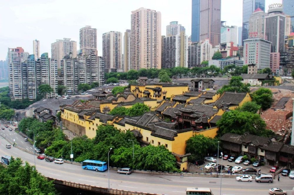 那些在飞速发展的现代化城市中,保留完好的古建筑#美_圈子-新氧美容