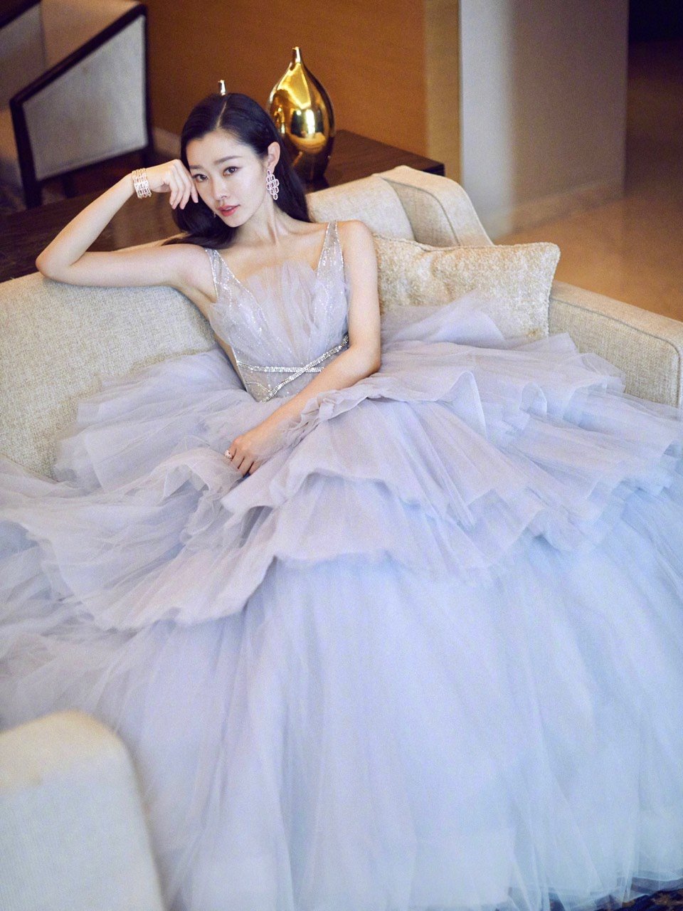 白幼秀的杰出代表人物宋轶(礼服篇):天生媚骨,清纯与妩媚并存