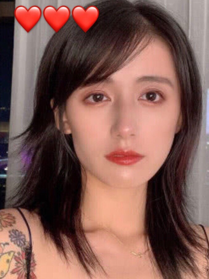 黑尾酱到底整容了么?当她的童年照曝光后,网友原形毕露了吧!