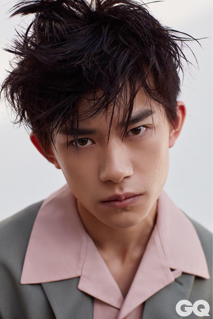 好爱我男人的棱角和眼神,太有杀伤力啦