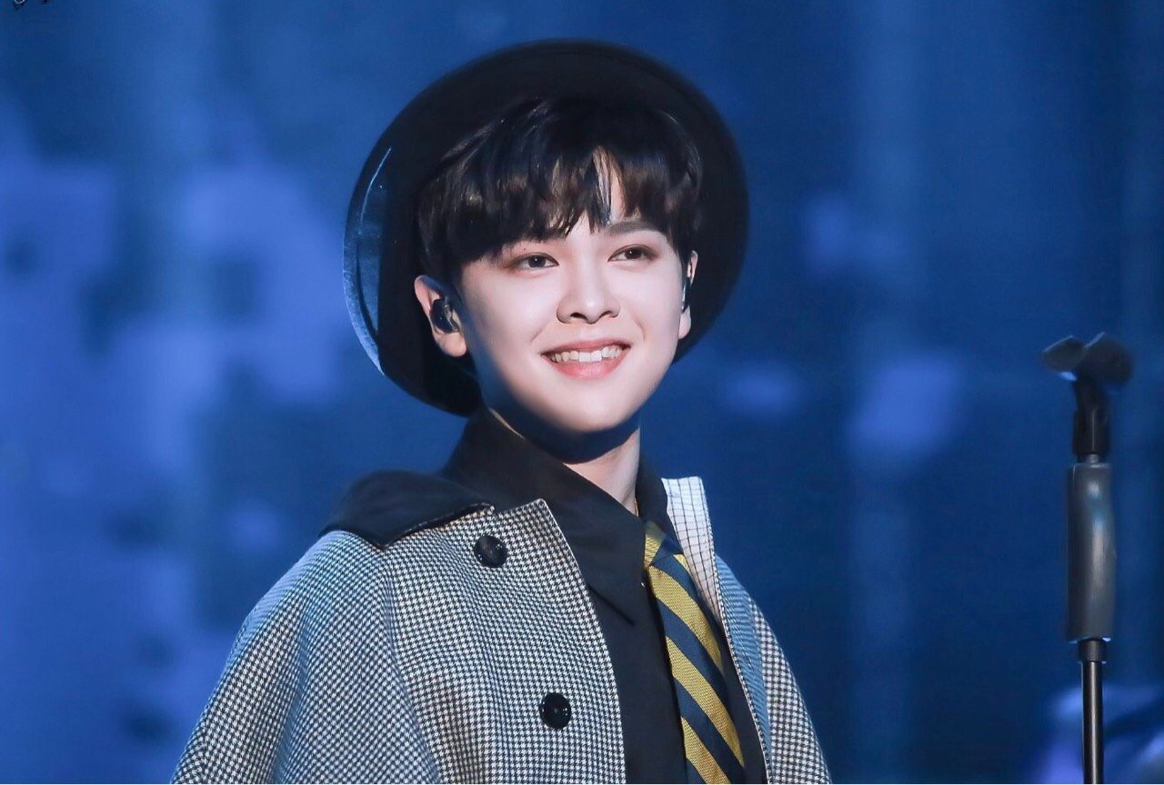 短圆脸的尤长靖莫名可爱.