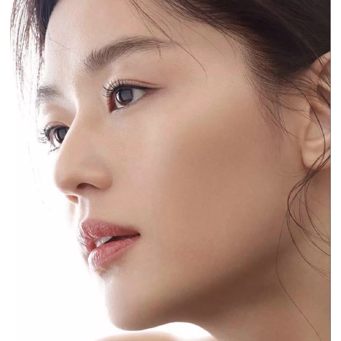 五官平平的全智贤,如何变身女神