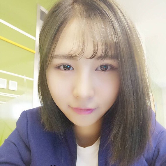 真人演绎紧凑和脸部留白