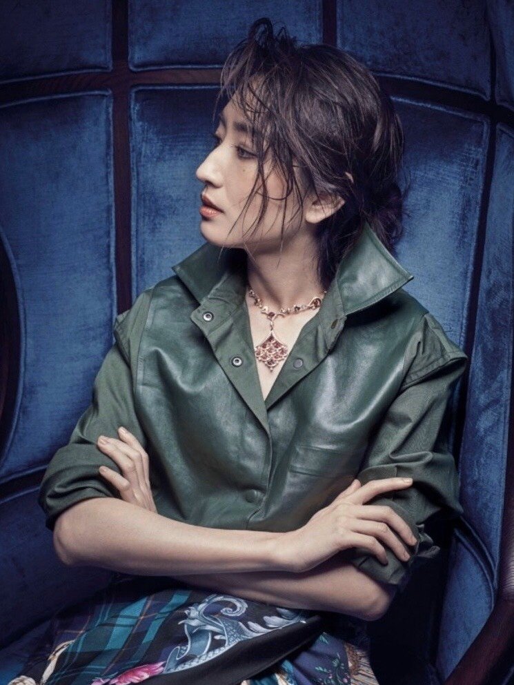 《想见你》柯佳嬿最具辨识度的特点,该是她的驼峰鼻了,驼峰鼻的审美