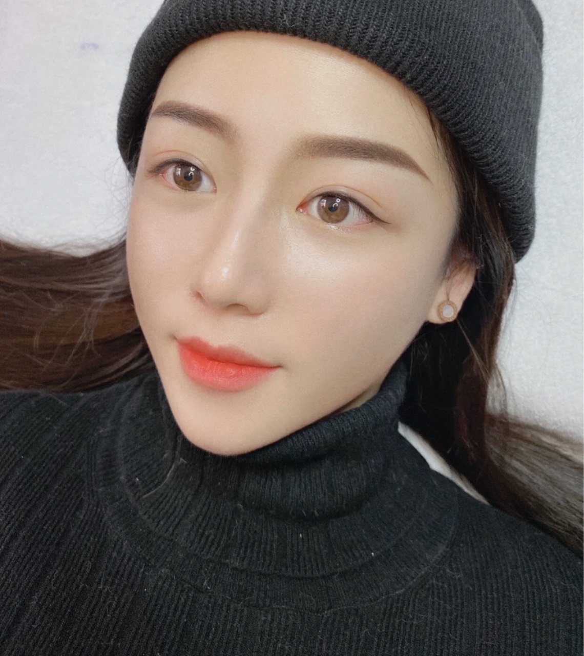 现在半永久眉毛真的很流行,而且我最近发现一款超级适合女士纹眉的