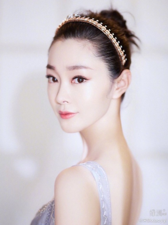 有种整容叫宋轶,矫正牙齿后美到认不出999978明星的颜_圈子