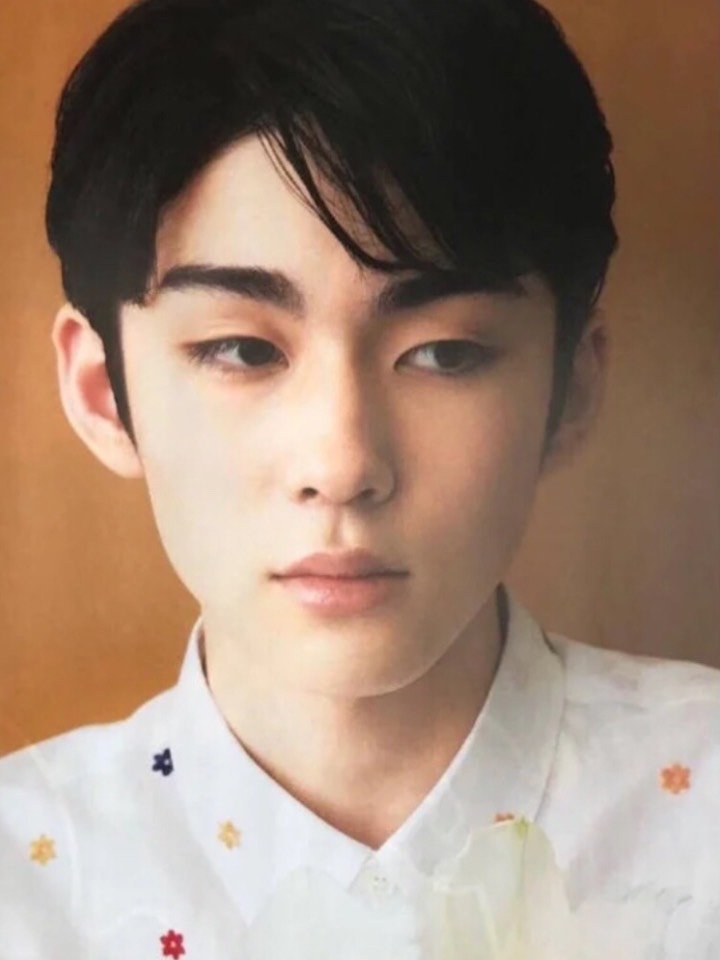 美少年介绍: 藤间斋(又名松本金太郎) 2005年出生于日本歌舞伎