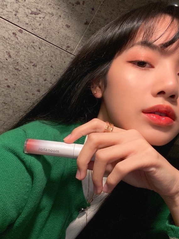 混血面孔,深邃眼眸,跳舞又a又飒的lisa是当红的_圈子-新氧美容整形