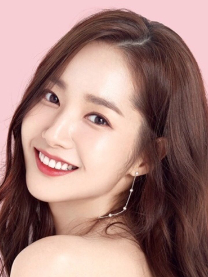 90她34岁,换脸9次,为啥还那么美71717194说到朴敏_圈子