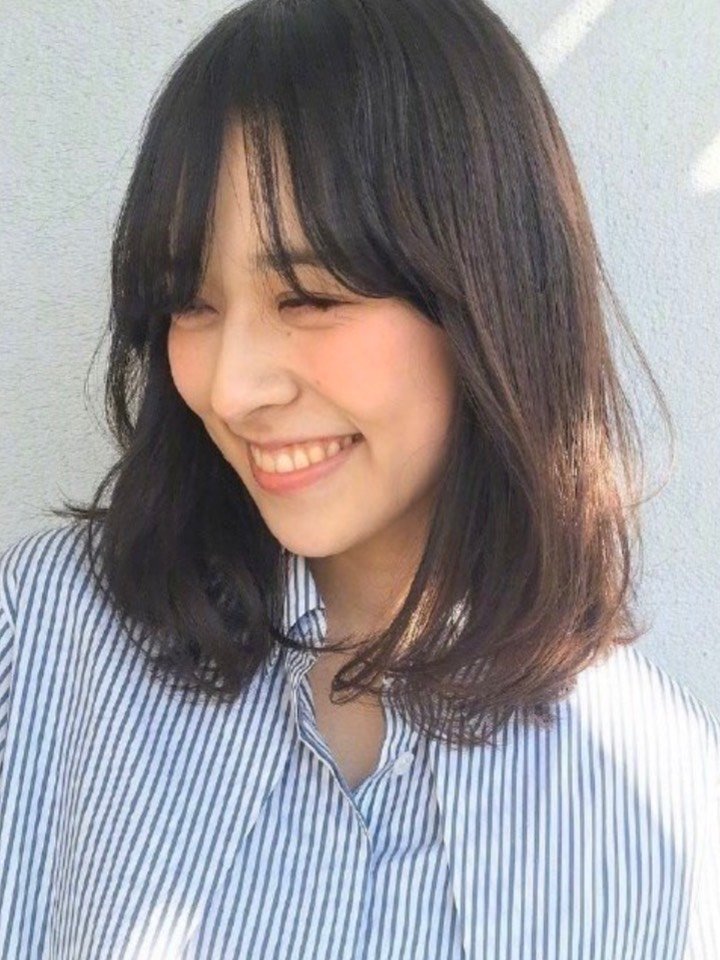 96发尾内扣7415就是我们常见的c字大卷,算是中长发造_圈子-新氧