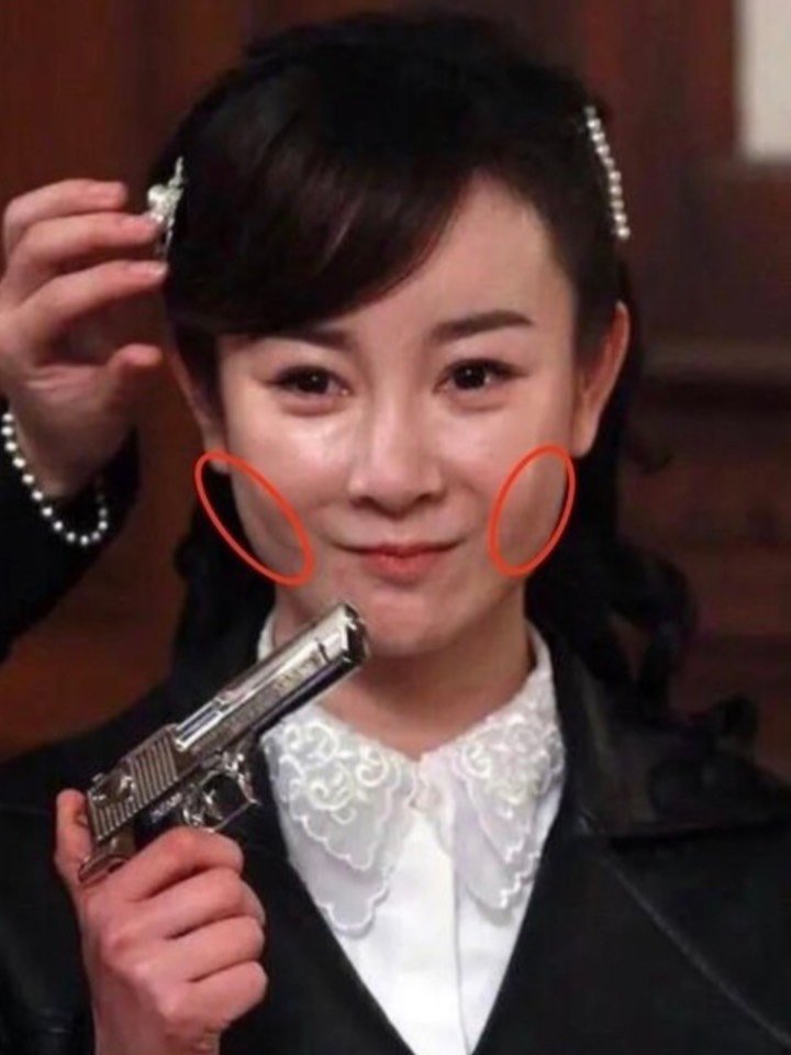 清晰,五官立体,颜值和演技都是在线的,奈何在整容的道路上一去不复返