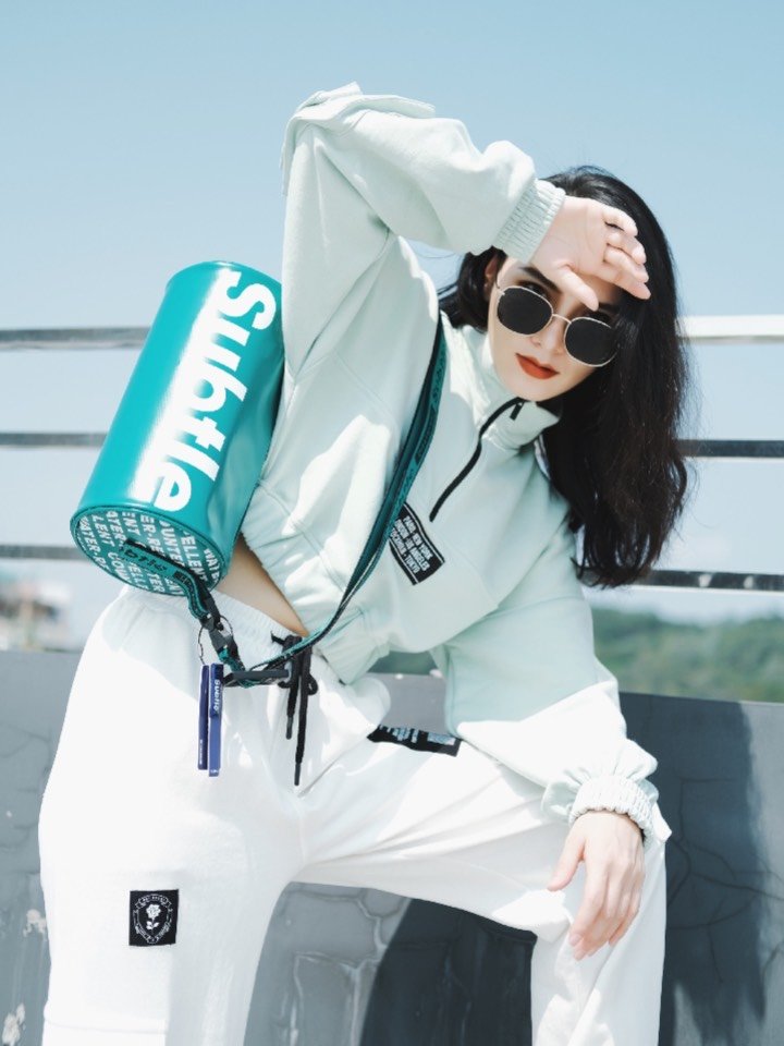 酷女孩穿搭一套工装风酷帅出街