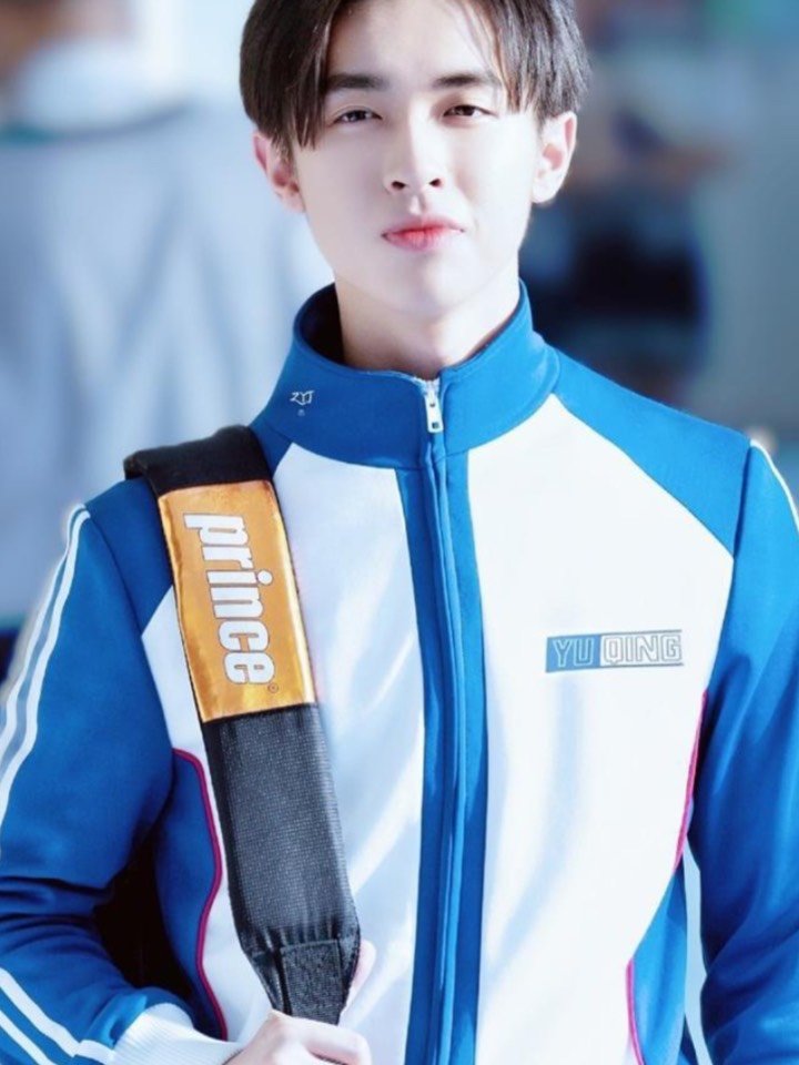 97959795张逸杰是个年仅20岁的年轻小生,从2010_圈子-新氧