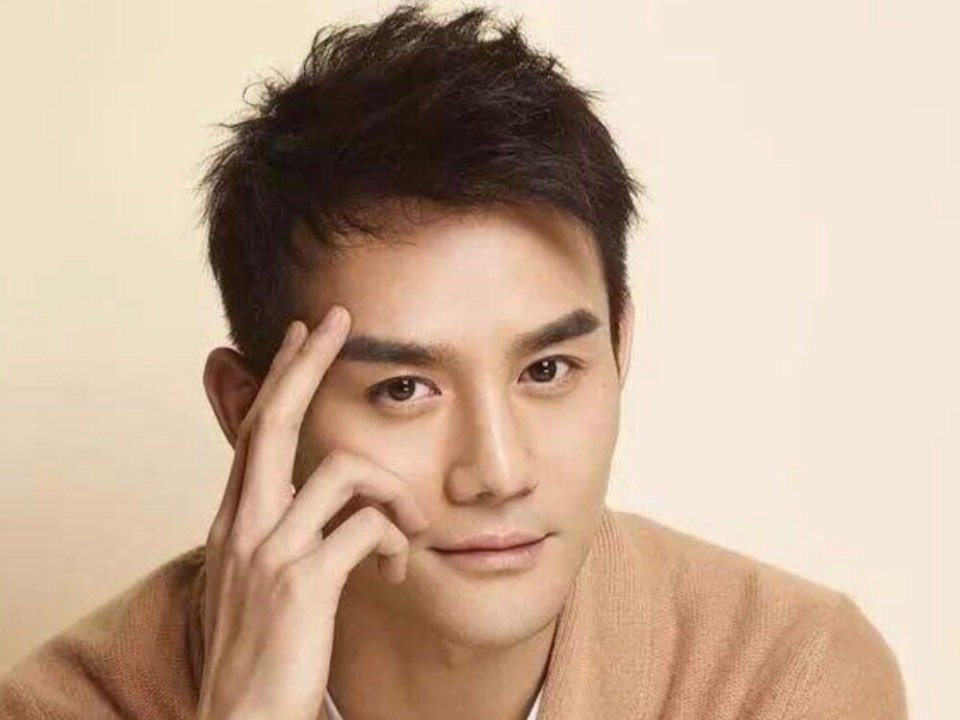 99五官端正,眉毛帅气!用来形容王凯真的是无比贴切!