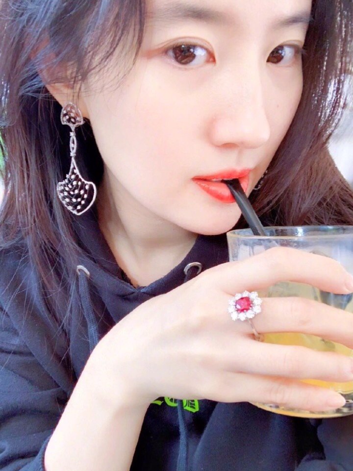 女明星不得不说的秘密～玻尿酸