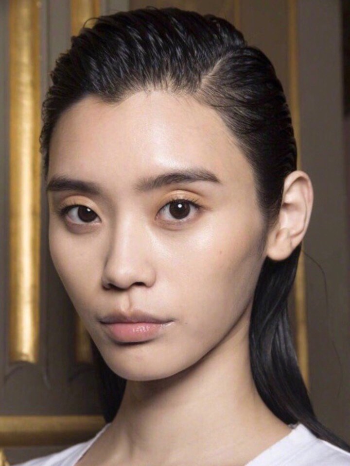 面填对于有些人有减龄的效果,是因为这部分人本身面部脂肪少呈现面 