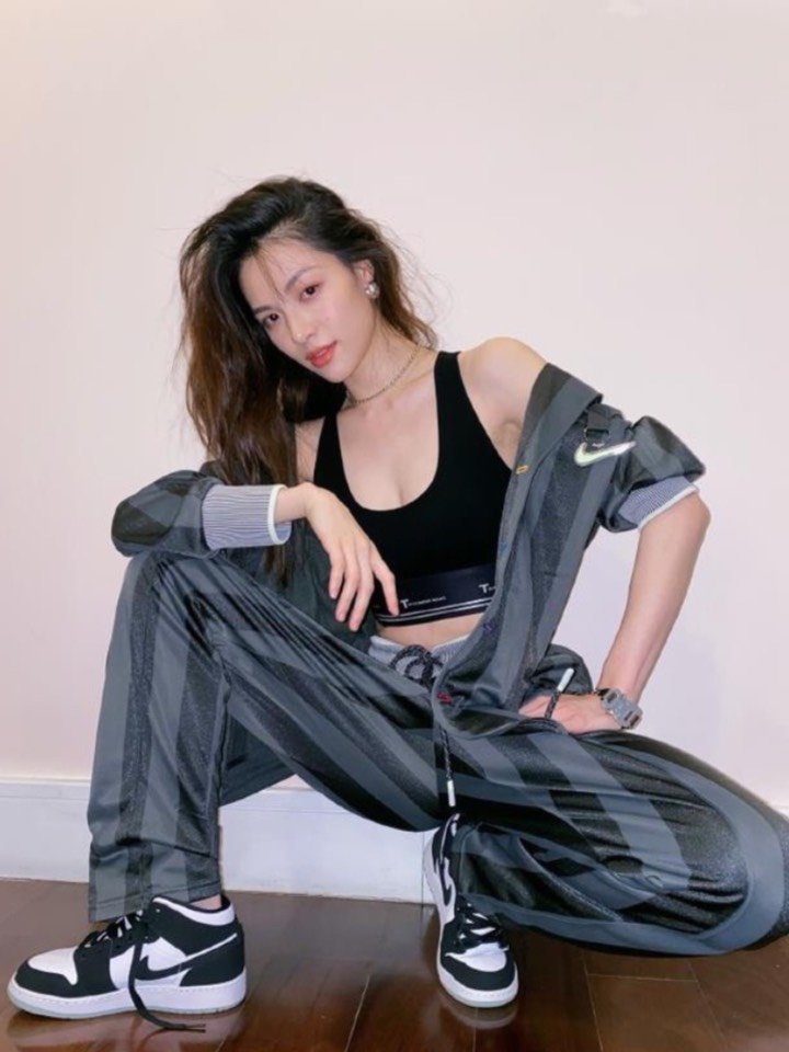 钟楚曦作为冯女郎,在芳华中的表演可谓是精彩