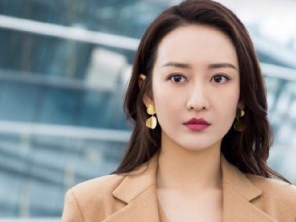 所以,大额头,上庭长的女生也不要慌,找准适合自己的方式,来展现自己