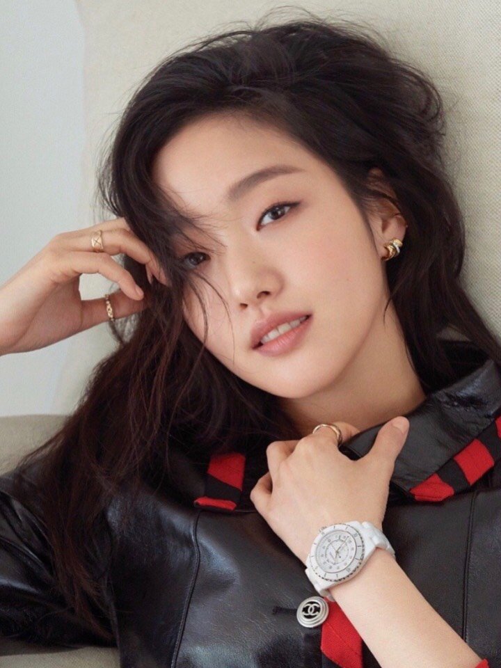 金高银是银娇出道,不过大家熟知她大多因为鬼怪,角色魅力很加分,她的