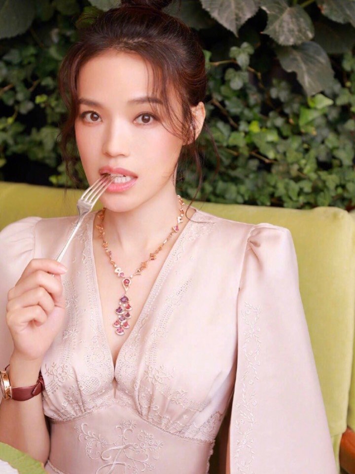 欧式双眼皮本身其实是非常好看的,它最明显的特点就是_圈子-新氧美容