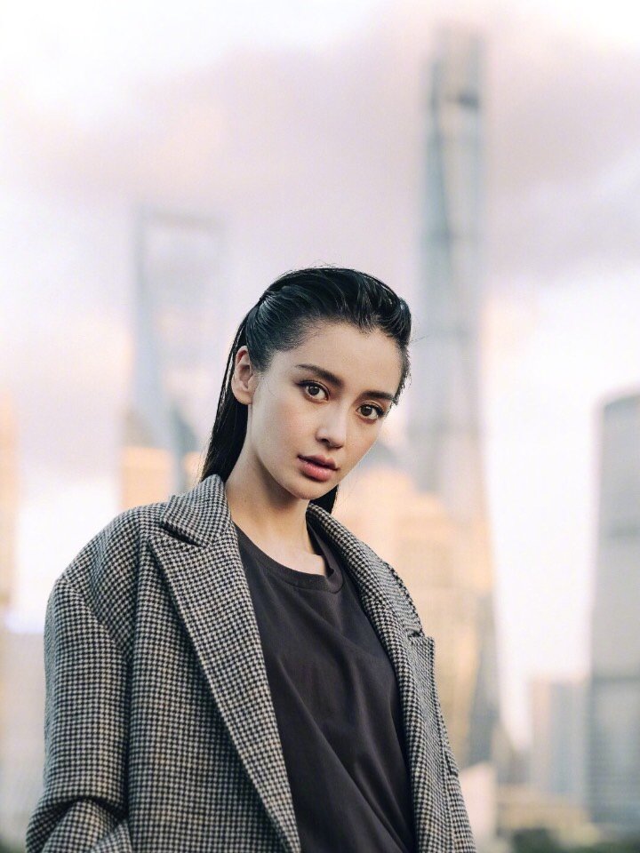 anglabaybay背头造型大突破,如何跟她学习时尚要点?