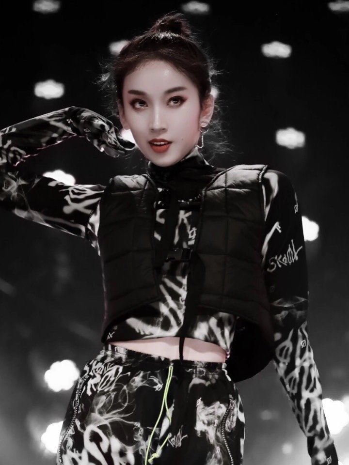 《青春有你》播出至今吸引了大批的观众,不少选手也