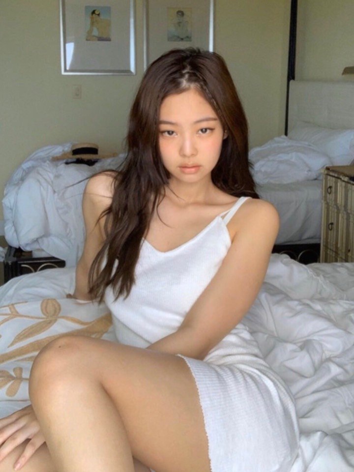 人间香奈儿jennie应该大家都不陌生啦,jennie又奶又凶的小野猫形象让