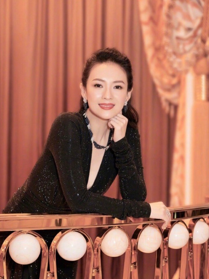 章子怡和angelababy都是知名明星,可是一个是演员一个是明星,那么他们