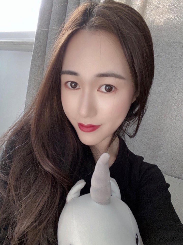 今天阳光巨好,抓紧时间臭美自拍一下