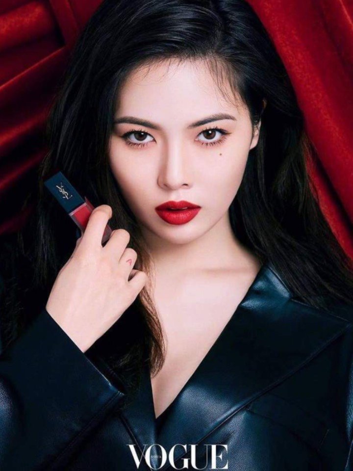 金泫雅美妆画报,皮衣搭烈焰红唇明艳又性感95韩国女星_圈子-新氧