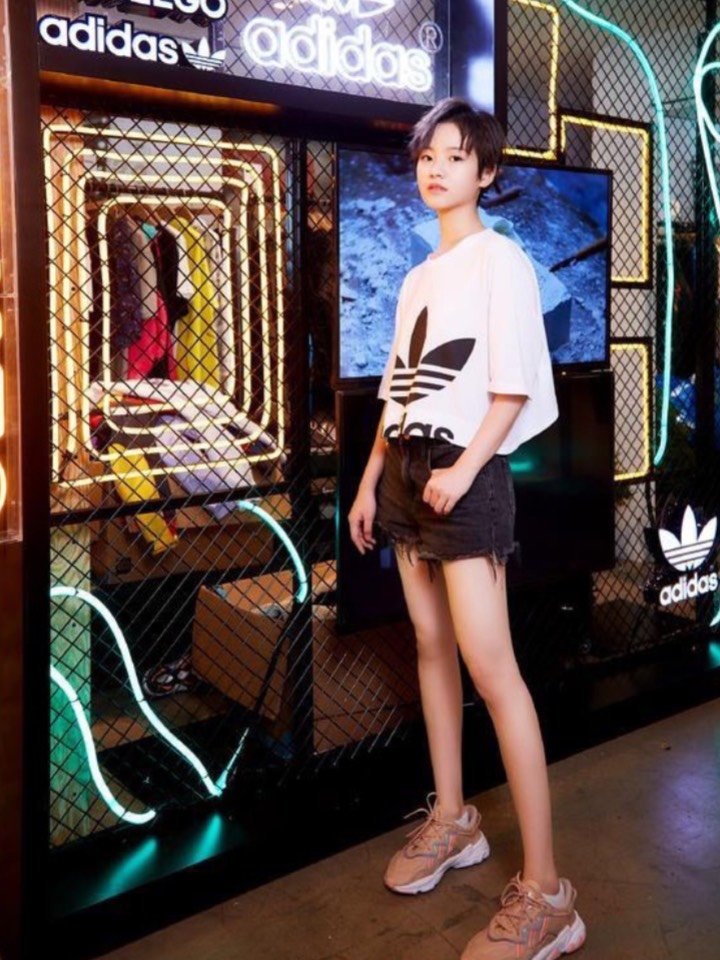 0909《同学两亿岁》和《小欢喜》使得李庚希火了