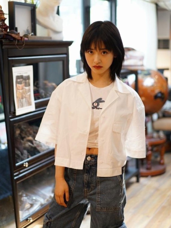 9898沈月的年龄不算大,她的演技还有很大的进步空间.