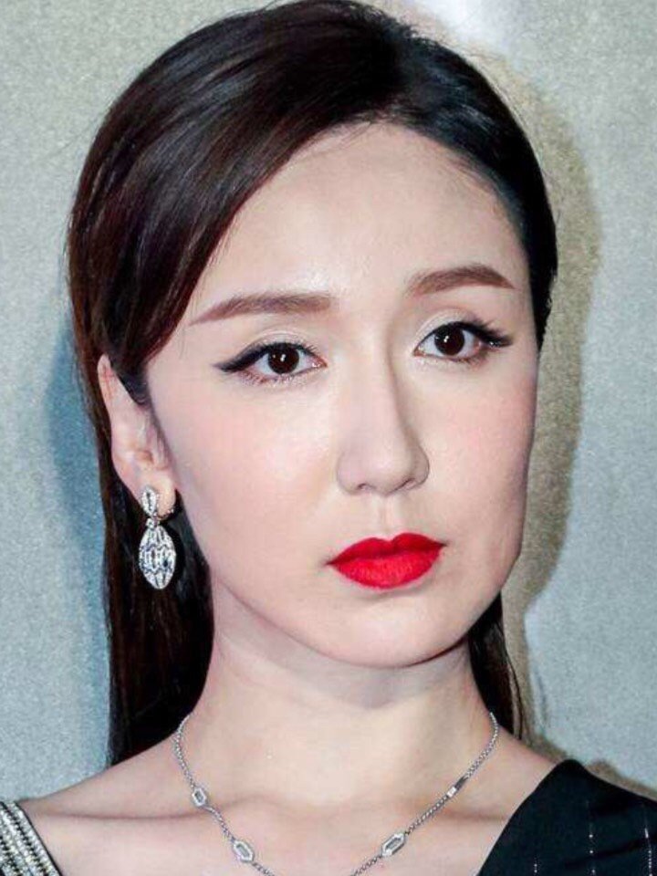 从最开始《爱情公寓》开始认识娄艺潇,那时候她在剧里的性格实在太招