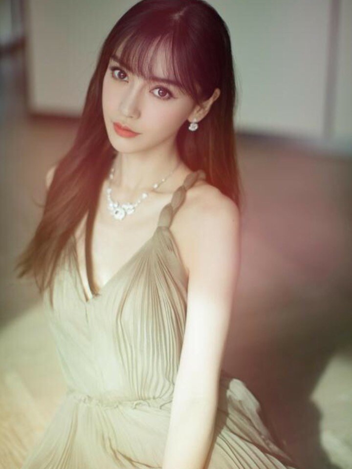 安吉拉宝贝自称没整容?到底整哪了?