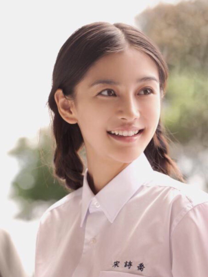 安吉拉宝贝自称没整容?到底整哪了?