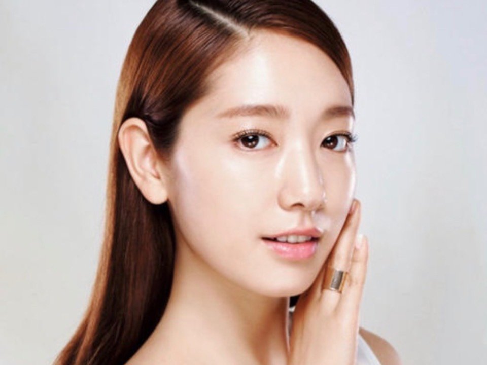 是不是每次看韩剧都在感叹,为什么韩国女生的皮肤个个都是嫩嫩的水光