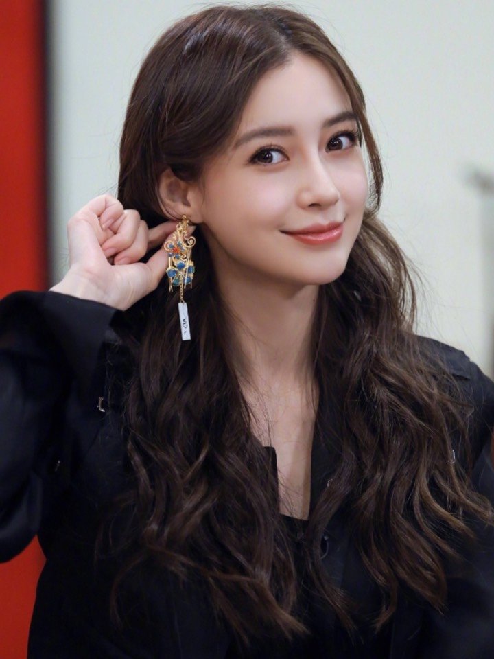 7515中德混血的angelababy长相一直备受关注_圈子-新氧美容整形