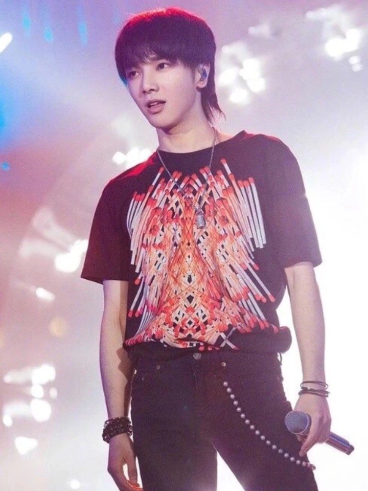 80年代流行的发型,明星圈里又开始掀起一阵风潮,鲻_圈子-新氧美容整形