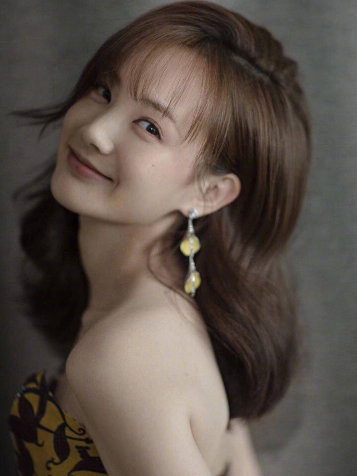 比较关心八卦的小伙伴们,这两天应该都看到于正爆的