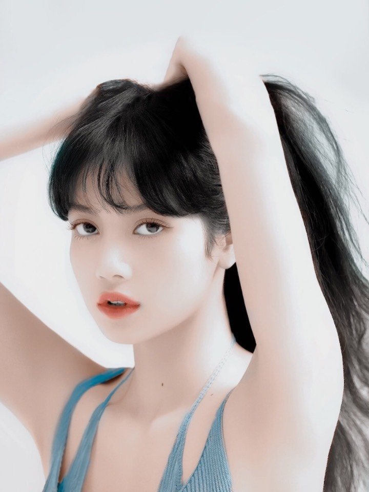 lisa可以说是辣妹的代表人物了,但实际上了解lisa的人都知道,他的长相