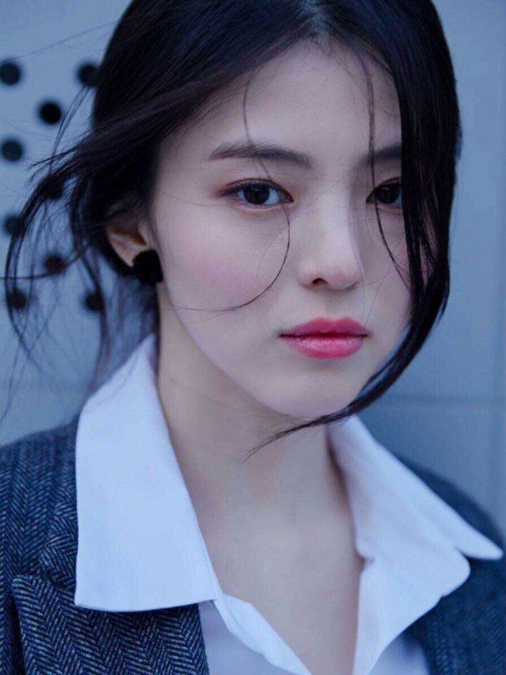 最近很火的《夫妻的世界》里韩素希的神仙颜值真是让