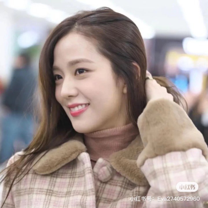 草莓甜心 舞台精灵 jisoo 笑容美丽 牙齿靓丽_圈子-新氧美容整形