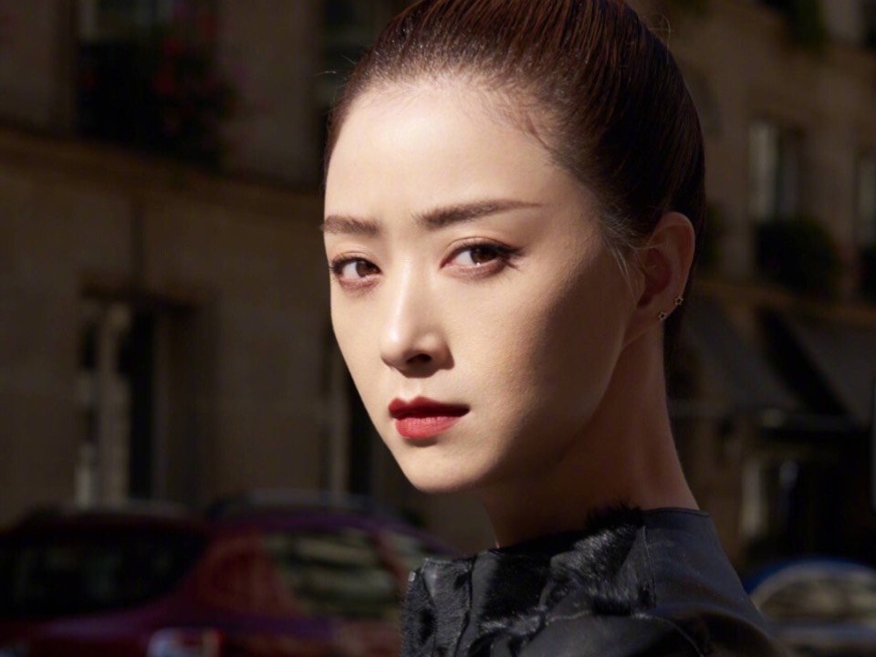同为双眼皮新疆美女为何蒋欣没有异域特色