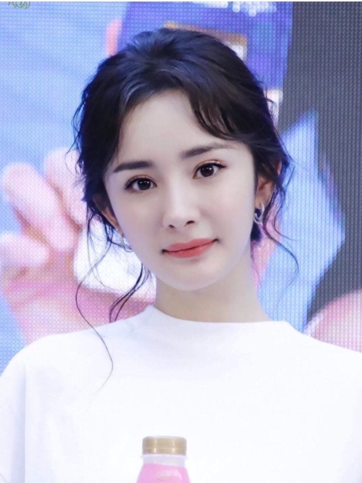 大幂幂的电眼93939306杨幂是公认的眉眼优势十分明显的_圈子